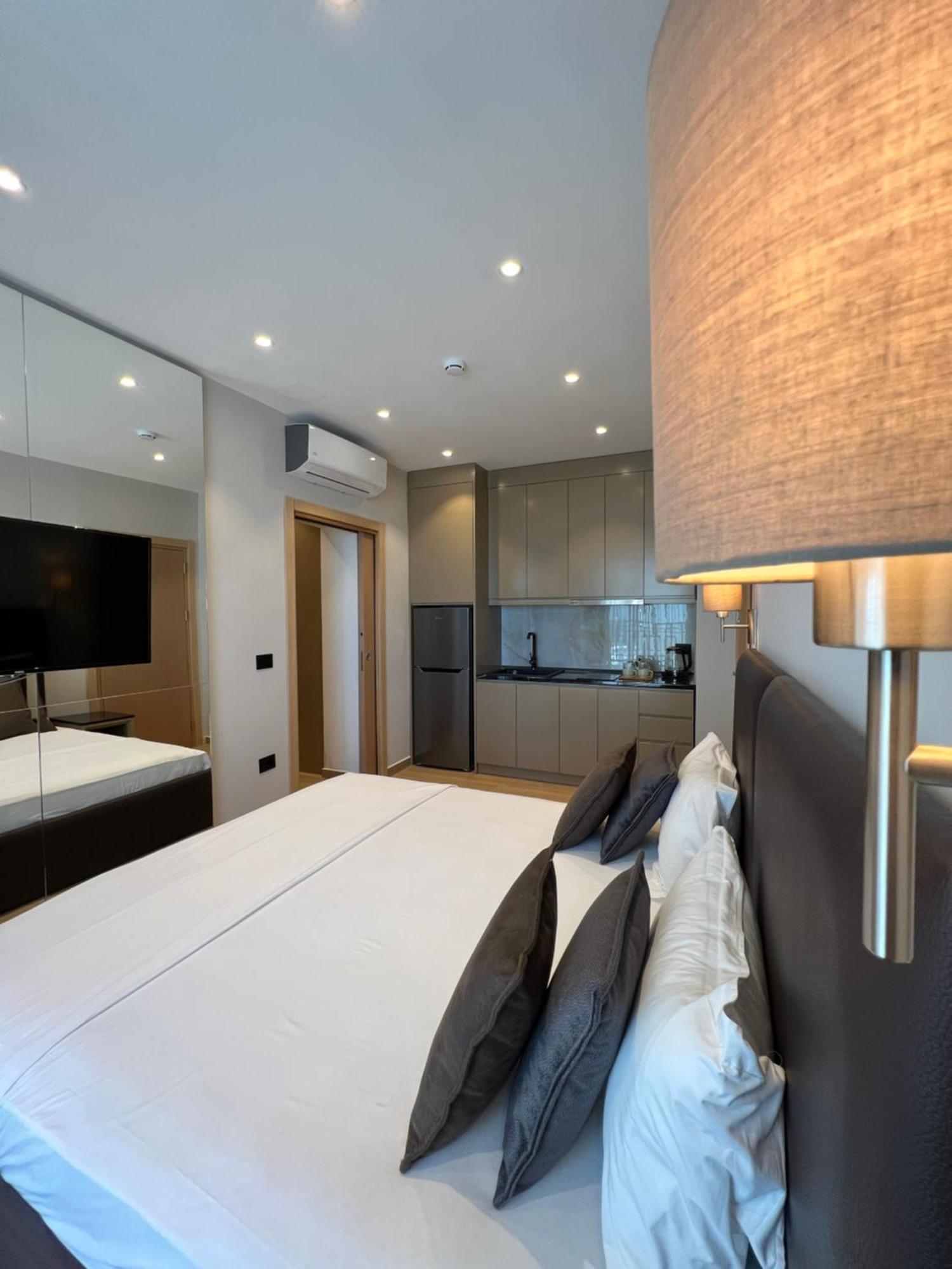Coastline Luxury Apart Hotel Golem  Bagian luar foto