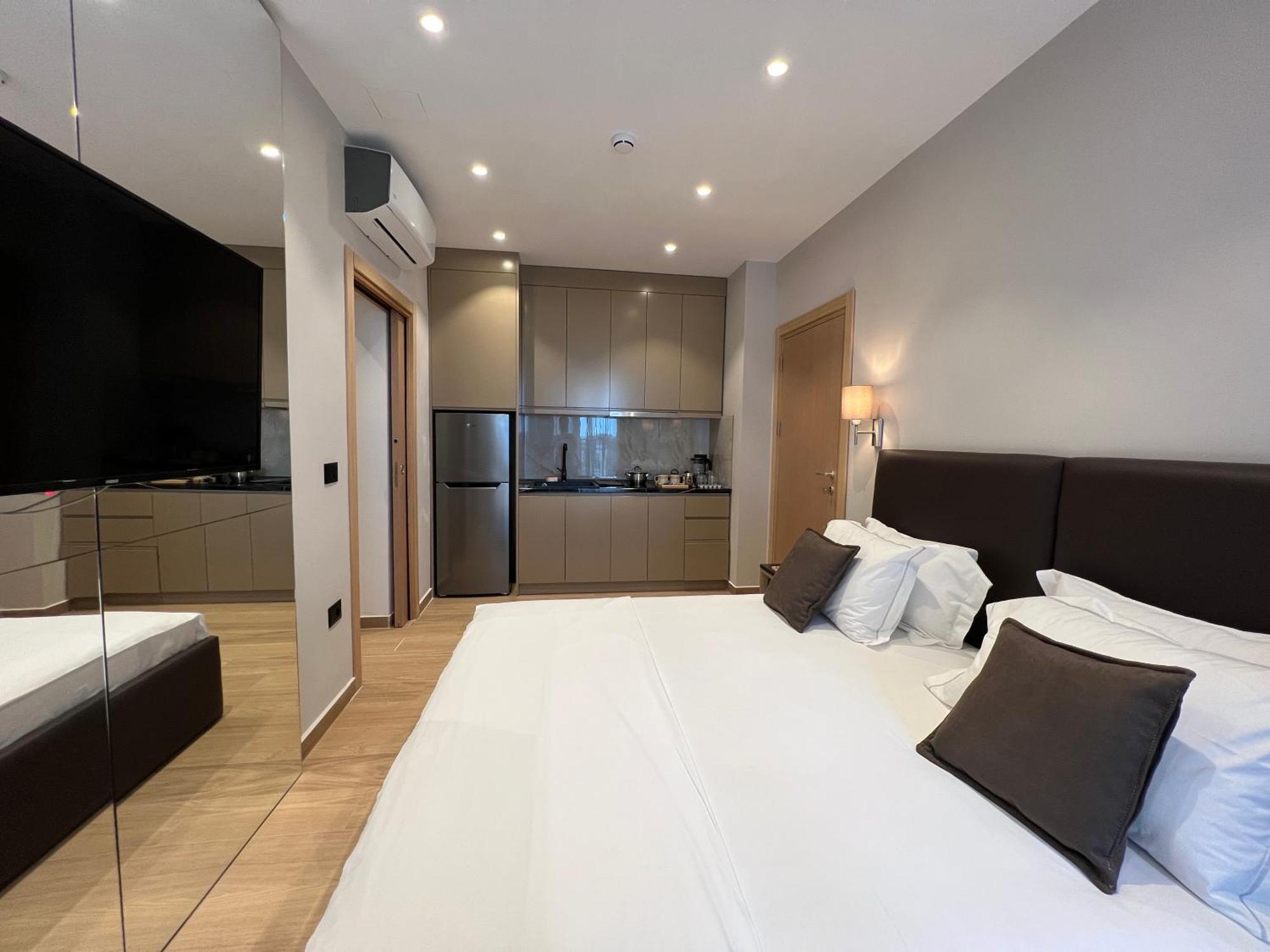 Coastline Luxury Apart Hotel Golem  Bagian luar foto