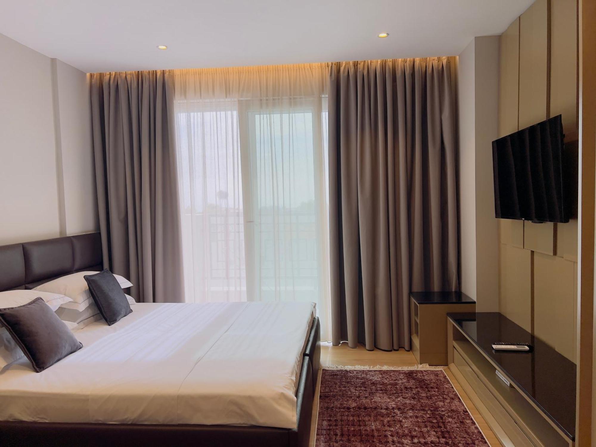 Coastline Luxury Apart Hotel Golem  Bagian luar foto