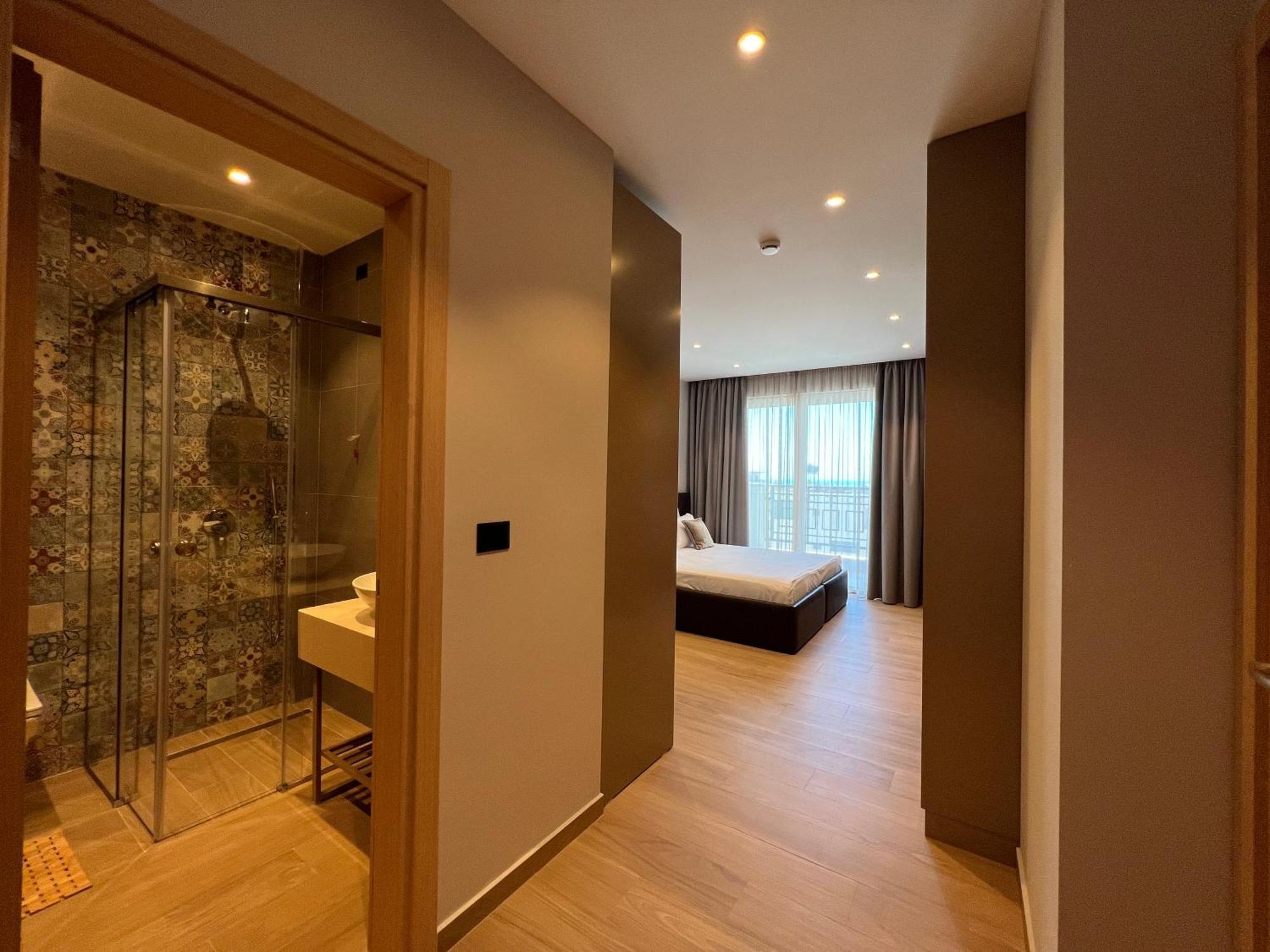 Coastline Luxury Apart Hotel Golem  Bagian luar foto