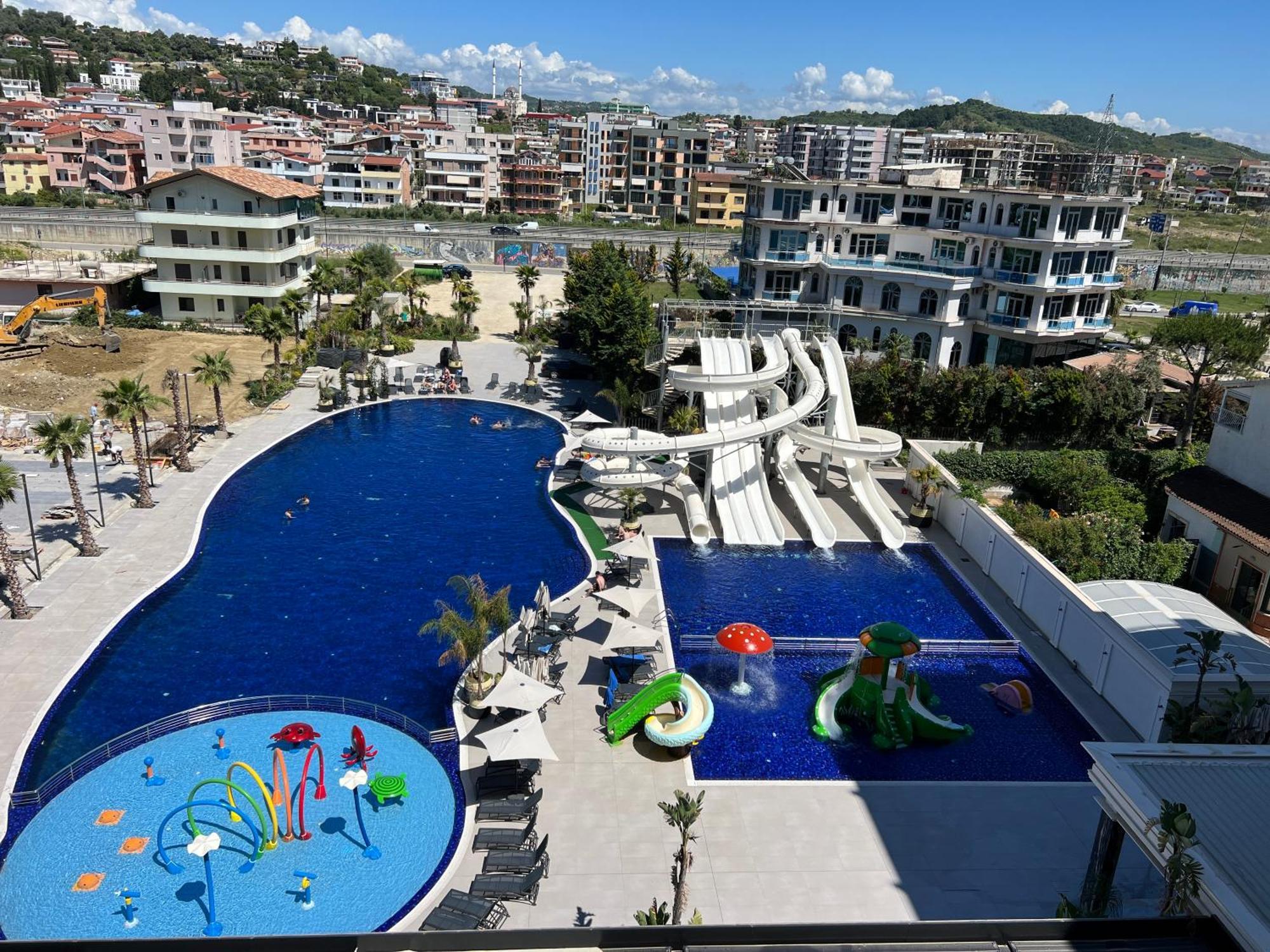 Coastline Luxury Apart Hotel Golem  Bagian luar foto