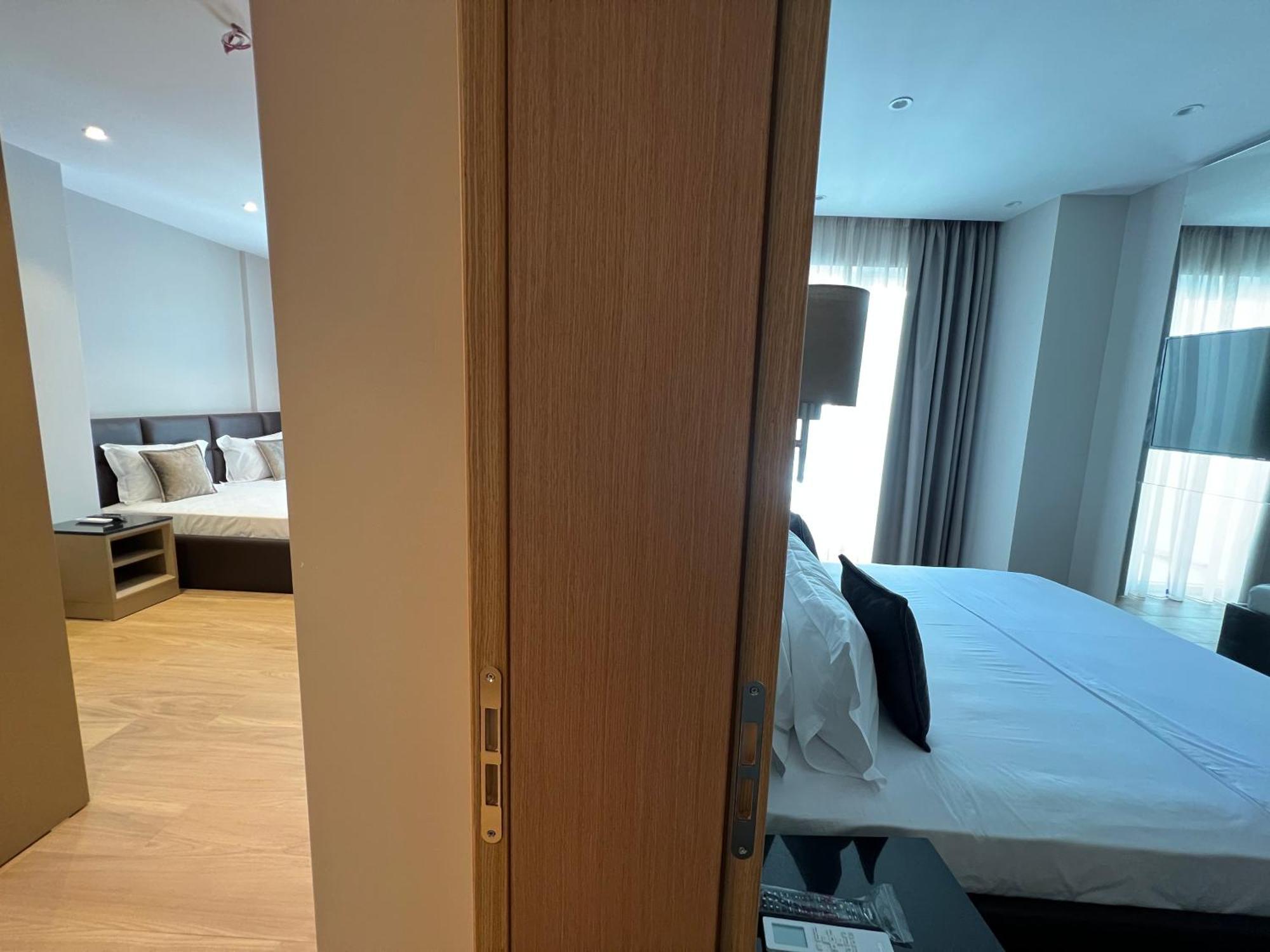 Coastline Luxury Apart Hotel Golem  Bagian luar foto
